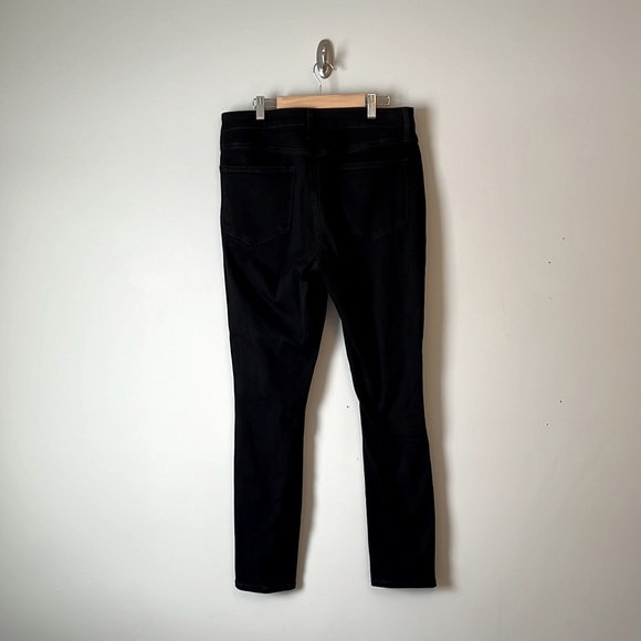 Old Navy rockstar super skinny high rise distressed jeans in jet black - Picture 4 of 5